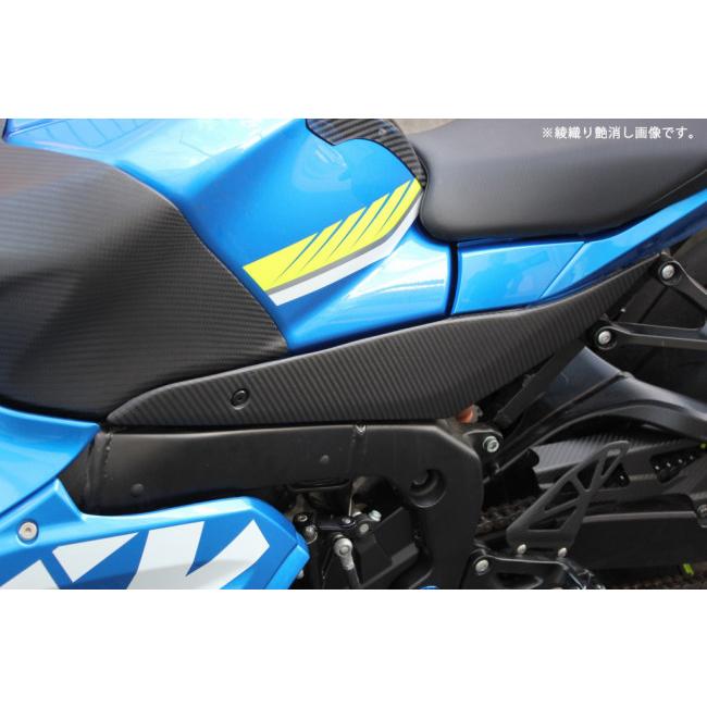 GSX-R1000R スピードラ　サイドカバー SPEEDRA スピードラ タンクサイドカバー タイプ：平織り艶あり