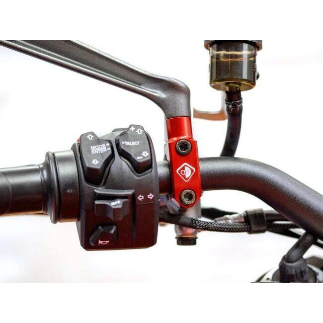 DUCABIKE (DBK) ドゥカバイク (ディービーケー) マスターシリンダークランプ カラー：レッド DUCATI ドゥカティ TRIUMPH トライアンフ 駆動系 | DUCABIKE | 01