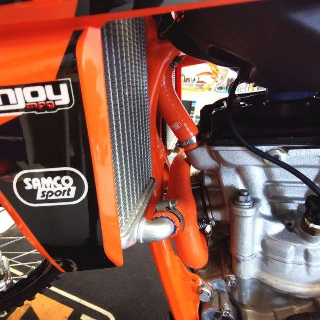 SAMCO SPORT サムコスポーツ クーラントホース(ラジエーターホース) カラー：サムコクラシック(限定色) MC 250F FC 250 SX-F XC-F ラジエーター 冷却関連の画像