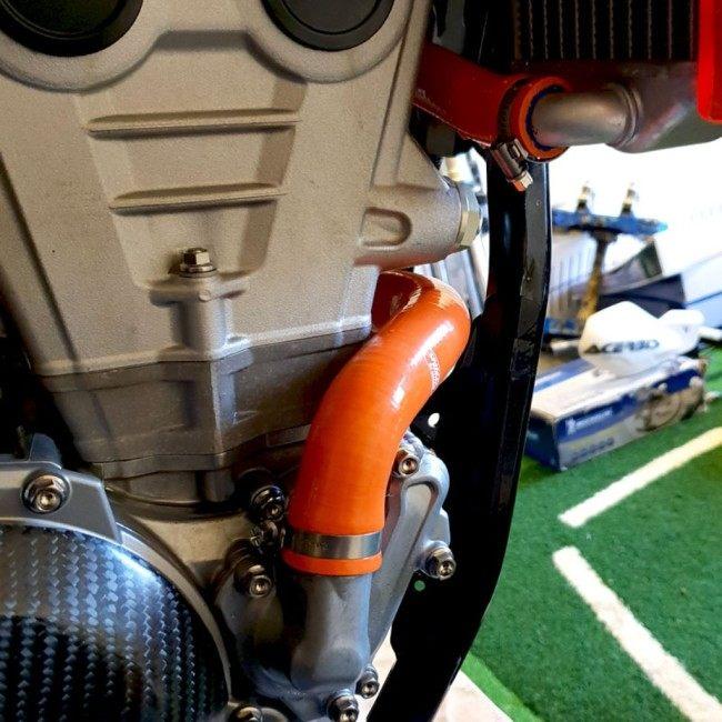 SAMCO SPORT サムコスポーツ クーラントホース(ラジエーターホース) カラー：サムコクラシック(限定色) MC 250F FC 250 SX-F XC-F ラジエーター 冷却関連の画像