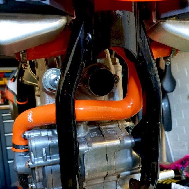 SAMCO SPORT サムコスポーツ クーラントホース(ラジエーターホース) カラー：バイパーレッド(限定色) MC 250F FC 250 SX-F XC-F ラジエーター 冷却関連の画像