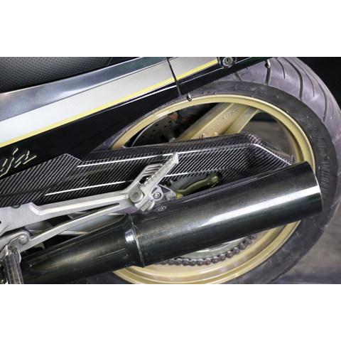 A-TECH エーテック チェーンガードSTD タイプ：綾織ドライカーボン(DC)／クリア塗装済 GPZ750R GPZ750R-900R GPZ900R KAWASAKI カワサキ チェーンガードの画像