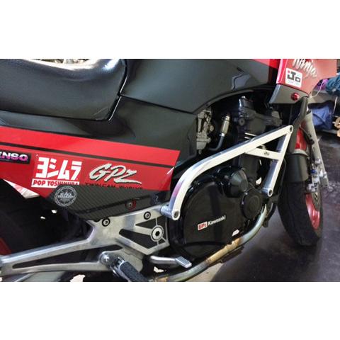 KUROKAGE gpz900r タンクパッド +ヒールプレート GPZ900R Ninja ヒールプレート【L/Rセット】 – A-TECH Online Shop