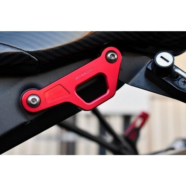 SPEEDRA スピードラ タイダウンフック カラー：レッド ZX-6R KAWASAKI カワサキ レーシングフック・タイダウンフック 外装 | SPEEDRA | 01