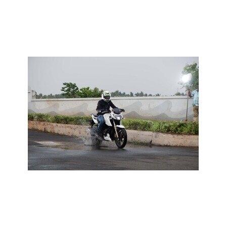 MICHELIN ミシュラン PILOT STREET 2【120/70-12 M/C 58S REINF TL】パイロット ストリート 2 タイヤ オンロードタイヤ・スクーター/ミニバイク | ミシュラン | 01