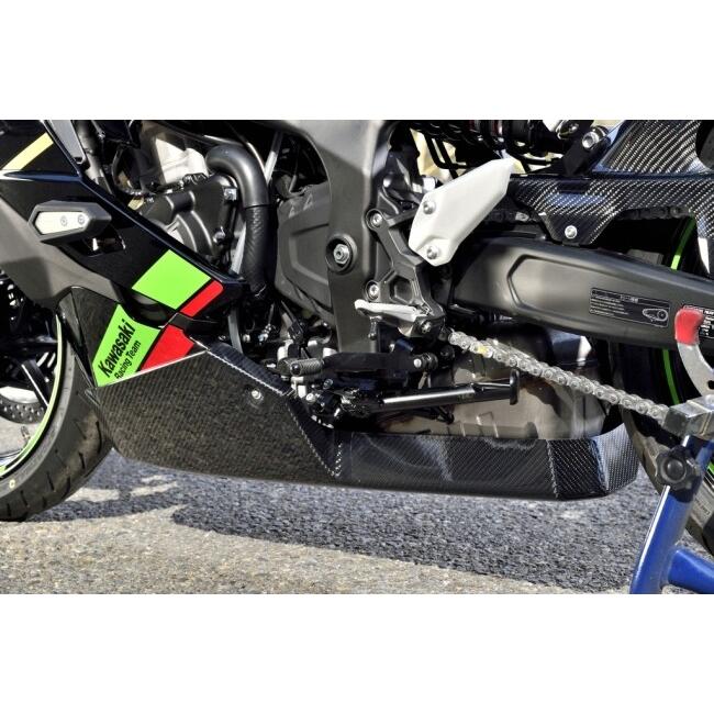 CB400SFマジカルレーシング　アンダーカウル (綾織カーボン) CB400SFマジカルレーシング アンダーカウル (綾織カーボン) Magical