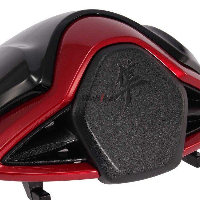 SUZUKI スズキ シングルシートカウル カラー：グラススパークルブラック／キャンディダーリングレッド(45500-10800-AV4) Hayabusa GSX1300RRQM2 シート関連の画像