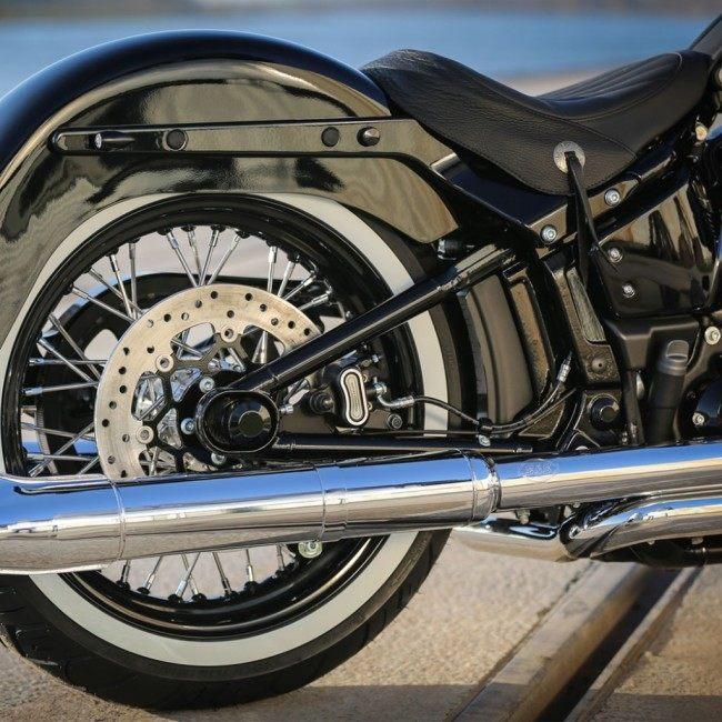 THUNDER BIKE サンダーバイク スイングアームアクスルカバー 仕上がり：ブラック / タイプ：左側用 M8ソフテイル ソフテイル アクスルスライダー フレーム_1