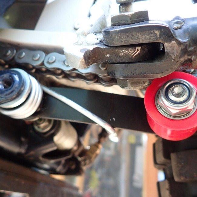 工房きたむら コウボウキタムラ チェーンテンショナー タイプ：黒ローラー セロー225 YAMAHA ヤマハ アクスルブロック・チェーンアジャスター 足回り