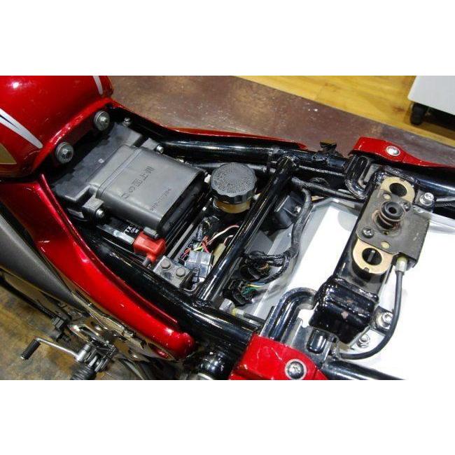 Bagus! バグース 一体式フェンダーレスキット カラー：シルバー ZEPHYR400&chi; KAWASAKI カワサキ フェンダーレスキット フェンダー関連 外装