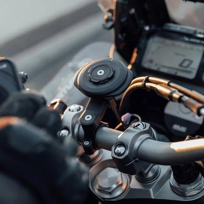 クアッドロック　防水ワイヤレスチャージングヘッド　V3 バイク用 防水・防塵 ワイヤレス充電ヘッド｜クアッドロック