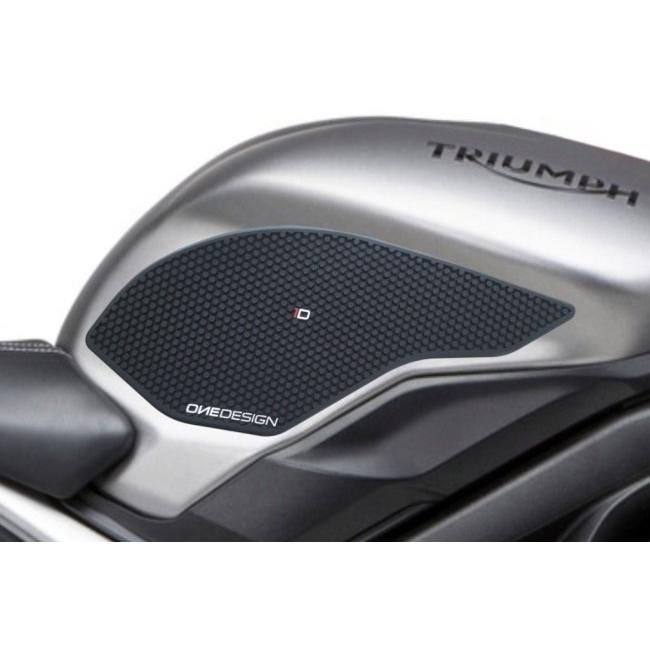 Puig プーチ サイドタンクパッド (SIDE TANK PADS) カラー：ブラック DAYTONA 675 R STREET TRIPLE S RS TRIUMPH トライアンフ ニーグリップパッド タンク関連 | Puig | 01
