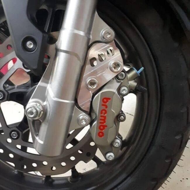 WR3 ダブルアールスリー フロントキャリパーサポート BREMBO用 カラー