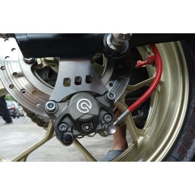 WR3 ダブルアールスリー リアキャリパーサポート BREMBO用 カラー 