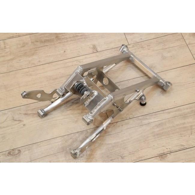 T2 Racing T2レーシング アルミシートレール＆ガソリンタンクセット【Racers Series】 タンクキャップカラー：ブラック NSR250R HONDA ホンダ フレームの画像