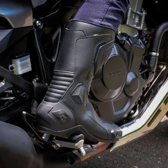 GAERNE（ガエルネ） G-RT オンロードブーツ［ブラック］レーシング