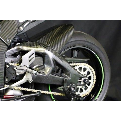 A-TECH エーテック チェーンガード 素材：DCK ドライカーボンケブラー Ninja ZX-10R KAWASAKI カワサキ フレームの画像