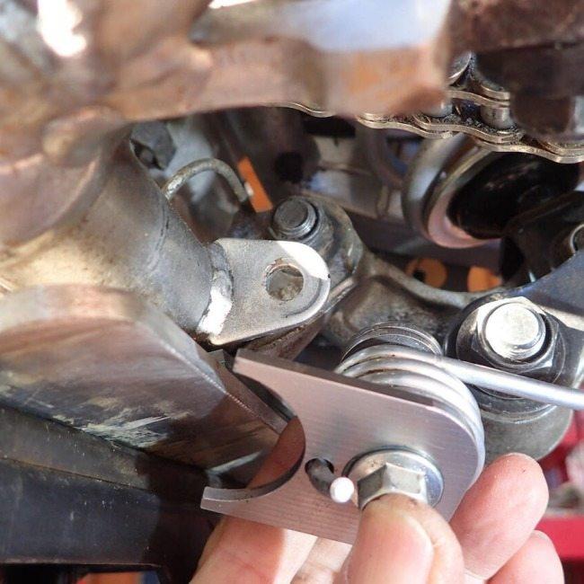 工房きたむら コウボウキタムラ チェーンテンショナー ローラーカラー：赤 セロー250 トリッカー YAMAHA ヤマハ アクスルブロック・チェーンアジャスター | 工房きたむら | 04