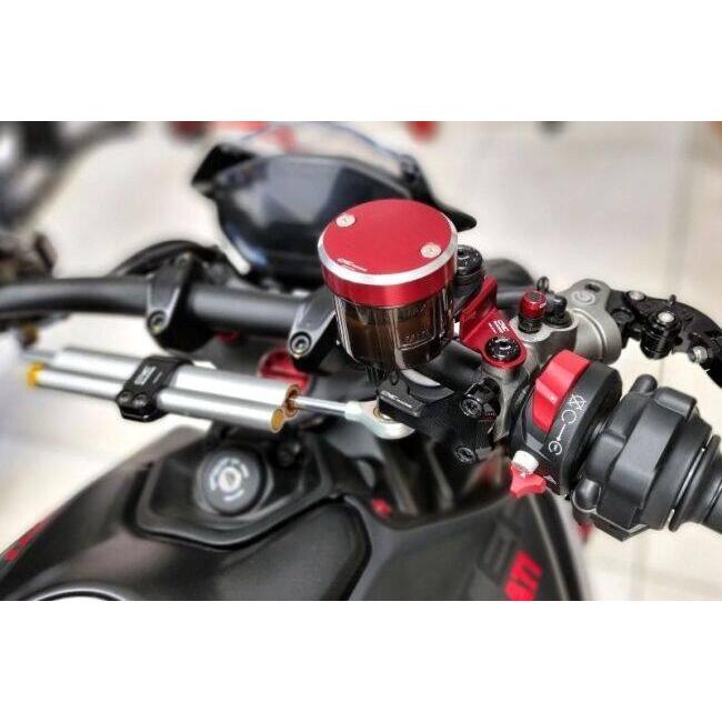 CNC Racing シーエヌシーレーシング マスターシリンダーリザーバータンクステー キット カラー：レッド MONSTER 1200 R S 937 STREETFIGHTER V2 V4 SP ブレーキ | CNC RACING | 02