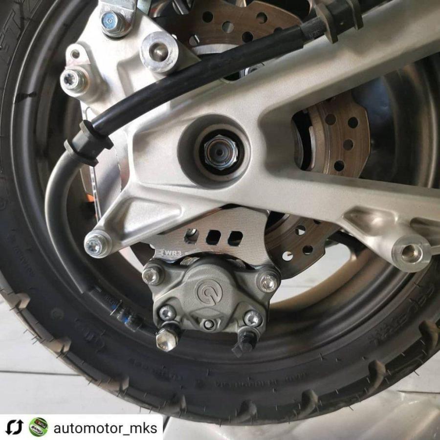 WR3 ダブルアールスリー リアキャリパーサポート BREMBO用 カラー 