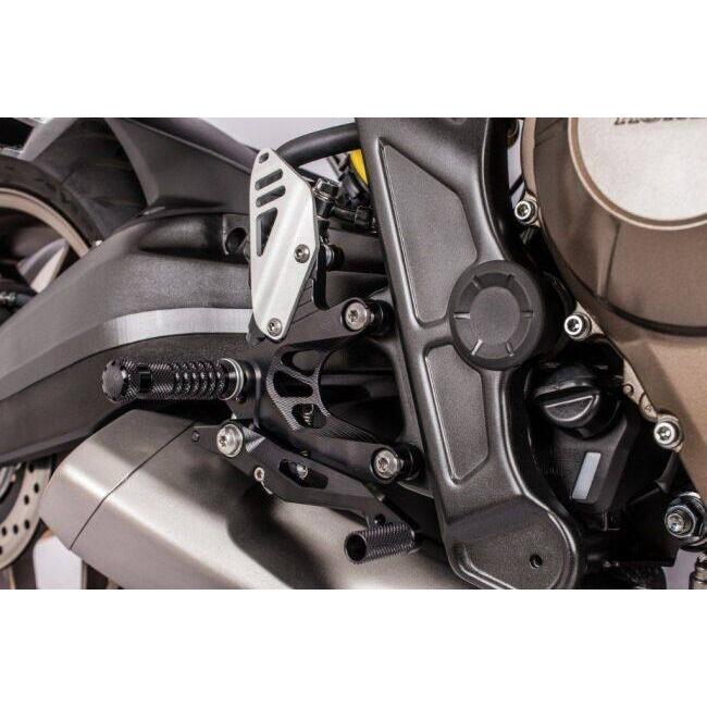 GILLES TOOLING ギルズツーリング アジャスタブル バックステップ