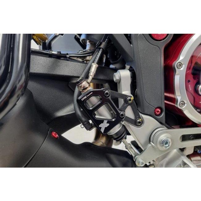 CNC Racing シーエヌシーレーシング リアブレーキマスターガード カラー：ブラック DESERTX 937 DUCATI ドゥカティ マスターシリンダーガード ブレーキの画像