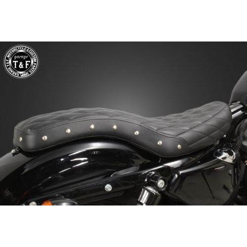 Garage T＆F ガレージ スタッド付きコブラシート タイプ：ダイヤ