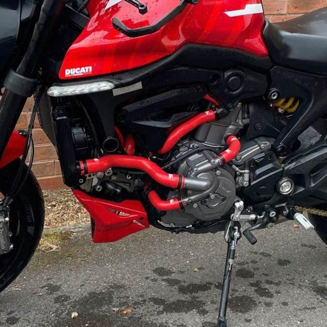 SAMCO SPORT サムコスポーツ クーラントホース(ラジエーターホース) カラー：グリーン(限定色) Monster 937 DUCATI ドゥカティ ラジエーター 冷却関連 エンジンの画像