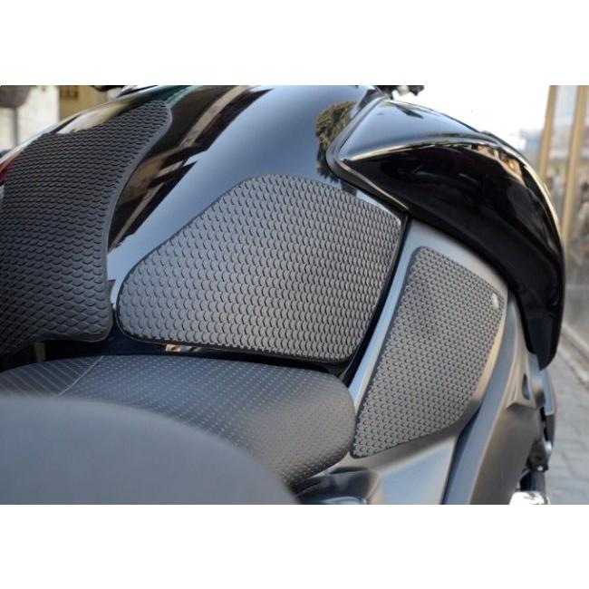 Techspec テックスペック GRIPSTER TANK GRIPS 素材：XL2(エックスライン2) BKING SUZUKI スズキ