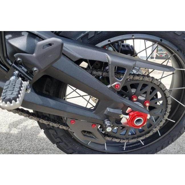 CNC Racing シーエヌシーレーシング チェーンカバー DESERTX 937 DUCATI ドゥカティ チェーンガード フレームの画像