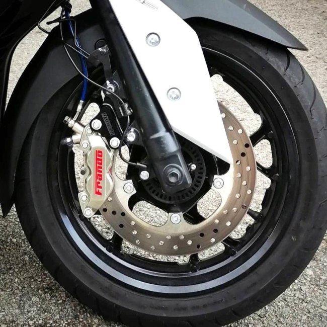 シグナス　frandoキャリパーセット「４pot」 シグナスX 3rd 1YP FRANDO 4POT キャリパー 装着 : アウトプットレベル