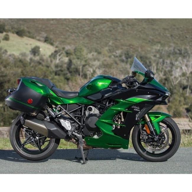 Pyramid Plastics ピラミッドプラスチック Hugger カラー：Metallic Diablo ブラック ／ Emerald Blazed グリーン Ninja H2 SX KAWASAKI カワサキ 外装 | PYRAMID PLASTICS | 01