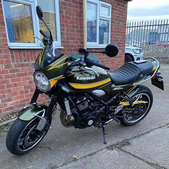 PYRAMID PLASTICS（ピラミッドプラスチック） Hugger Z900 RS KAWASAKI