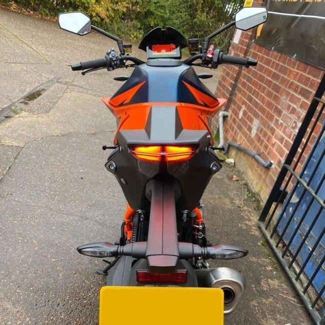 Pyramid Plastics ピラミッドプラスチック シートカウル カラー：マットブラック 1290 Super duke R KTM シングルシートカウル シート関連 外装 | PYRAMID PLASTICS | 03