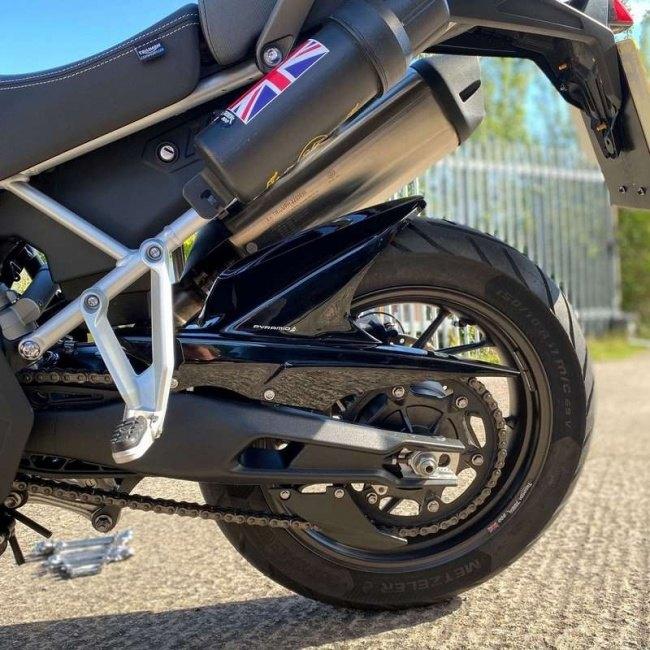 Pyramid Plastics ピラミッドプラスチック Hugger カラー：Graphite／Diablo レッド Tiger 850 Sport TRIUMPH トライアンフ リアフェンダー フェンダー関連の画像