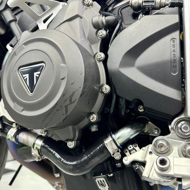 SAMCO SPORT サムコスポーツ クーラントホース(ラジエーターホース) カラー：ビンテージブラック Daytona 765 Moto2 TRIUMPH トライアンフ ラジエーターの画像