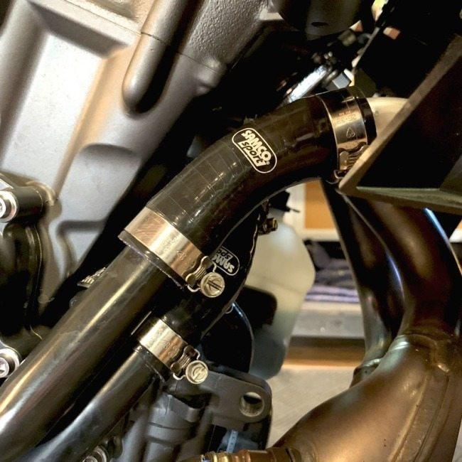SAMCO SPORT サムコスポーツ クーラントホース(ラジエーターホース) カラー：ブレイズフレイム(限定色) YZF R7 YAMAHA ヤマハ ラジエーター 冷却関連 エンジンの画像