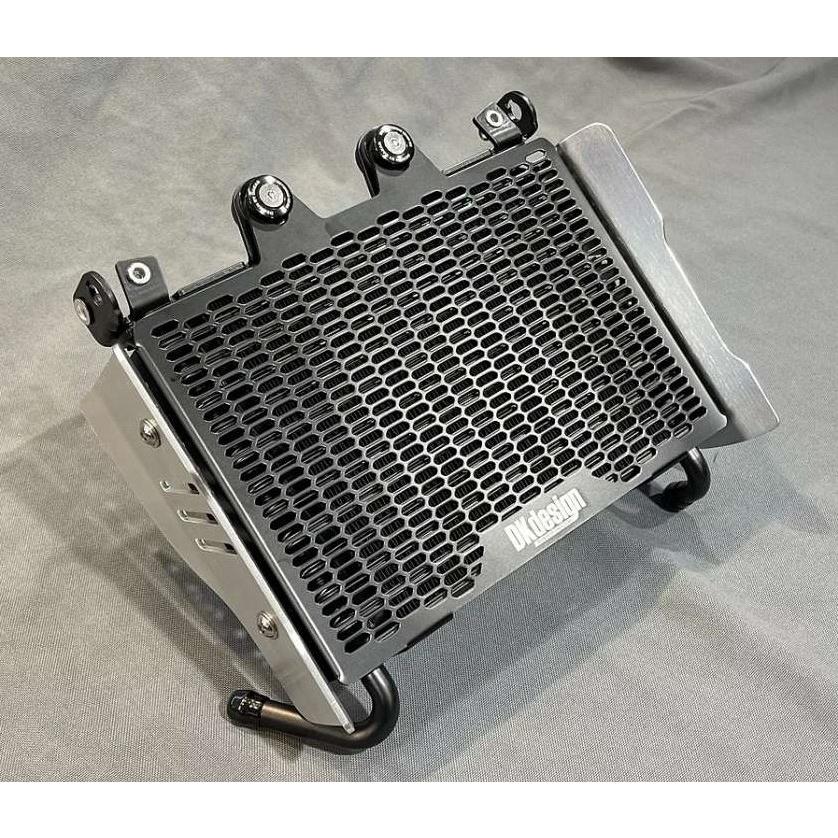 DK design ディーケーデザイン クラシックシリンダーヘッドカバー R nineT(14-20) カラー：BMW ブラック＋ホワイト nineT BMW ヘッドカバー エンジンパーツ | YAMAHA