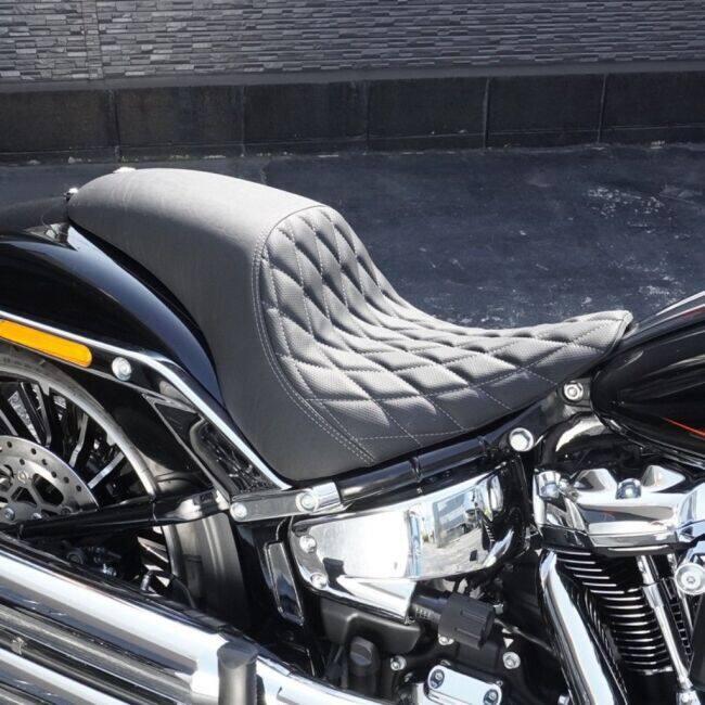 TRIJYA トライジャ ガンファイターシート コンチョ：ブラック FXBR ブレイクアウト HARLEY-DAVIDSON ハーレーダビッドソン シート シート関連 外装 | ブランド登録なし | 01