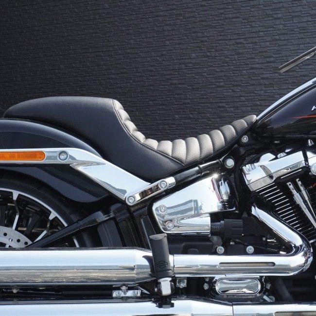 TRIJYA トライジャ ガンファイターシート コンチョ：ブラック FXBR ブレイクアウト FXBRS HARLEY-DAVIDSON ハーレーダビッドソン シート シート関連 外装