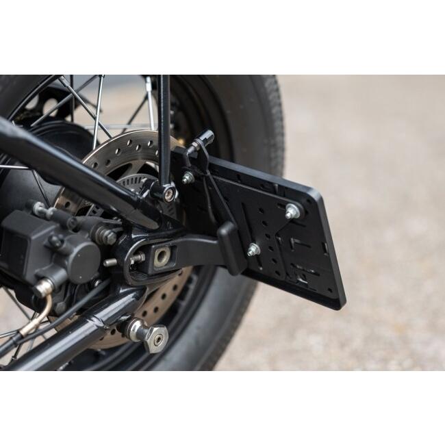 Motone Customs モートーンカスタムズ サイドナンバーマウント SIDEKICK TRIUMPH トライアンフ サイドナンバーキット 外装の画像