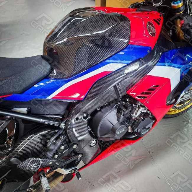 CBR1000RR-R カーボンタンクカバー RPM CARBON アールピーエムカーボン タンクカバー CBR1000RR-R 仕上げ