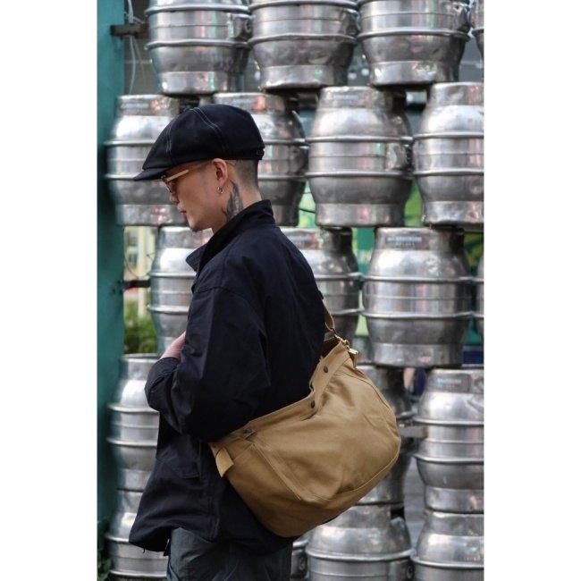 Metalize Productions メタライズプロダクションズ Olden Times Vintage Canvas Newsboy バッグ カラー：Coffee purple ショルダーバッグの画像