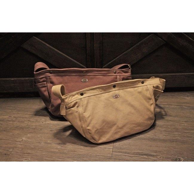 Metalize Productions メタライズプロダクションズ Olden Times Vintage Canvas Newsboy バッグ カラー：Army green ショルダーバッグの画像