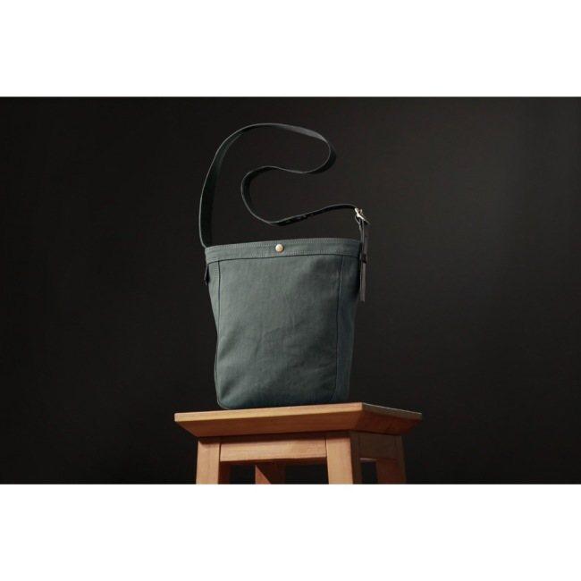 Metalize Productions メタライズプロダクションズ HBT Postman イージーバッグ カラー：Olive ショルダーバッグ バッグの画像