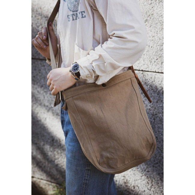 Metalize Productions メタライズプロダクションズ HBT Postman イージーバッグ カラー：Carbon ブラック ショルダーバッグ バッグの画像
