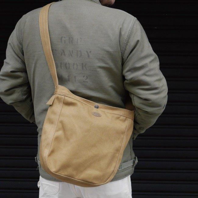 Metalize Productions メタライズプロダクションズ Olden Times Vintage Canvas Newsboy バッグ(M) カラー：ブラック ショルダーバッグ バッグの画像