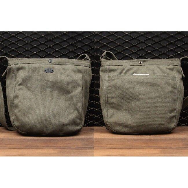 Metalize Productions メタライズプロダクションズ Olden Times Vintage Canvas Newsboy バッグ(M) カラー：Off-ホワイト ショルダーバッグ バッグの画像