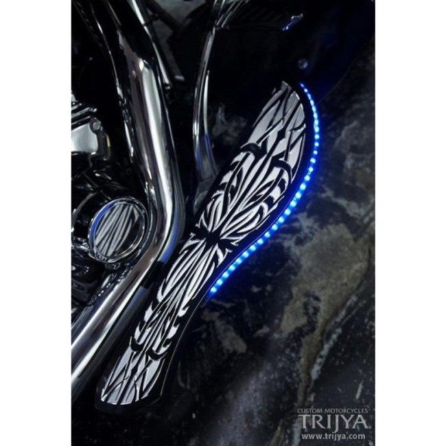 TRIJYA トライジャ フットボード Type02 フットボードカラー：ブラック / LEDカラー：レッド ツーリングモデル HARLEY-DAVIDSON ハーレーダビッドソン ステップ