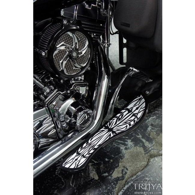TRIJYA トライジャ フットボード Type02 フットボードカラー：ブラック / LEDカラー：アンバー FLソフテイルモデル HARLEY-DAVIDSON ハーレーダビッドソン